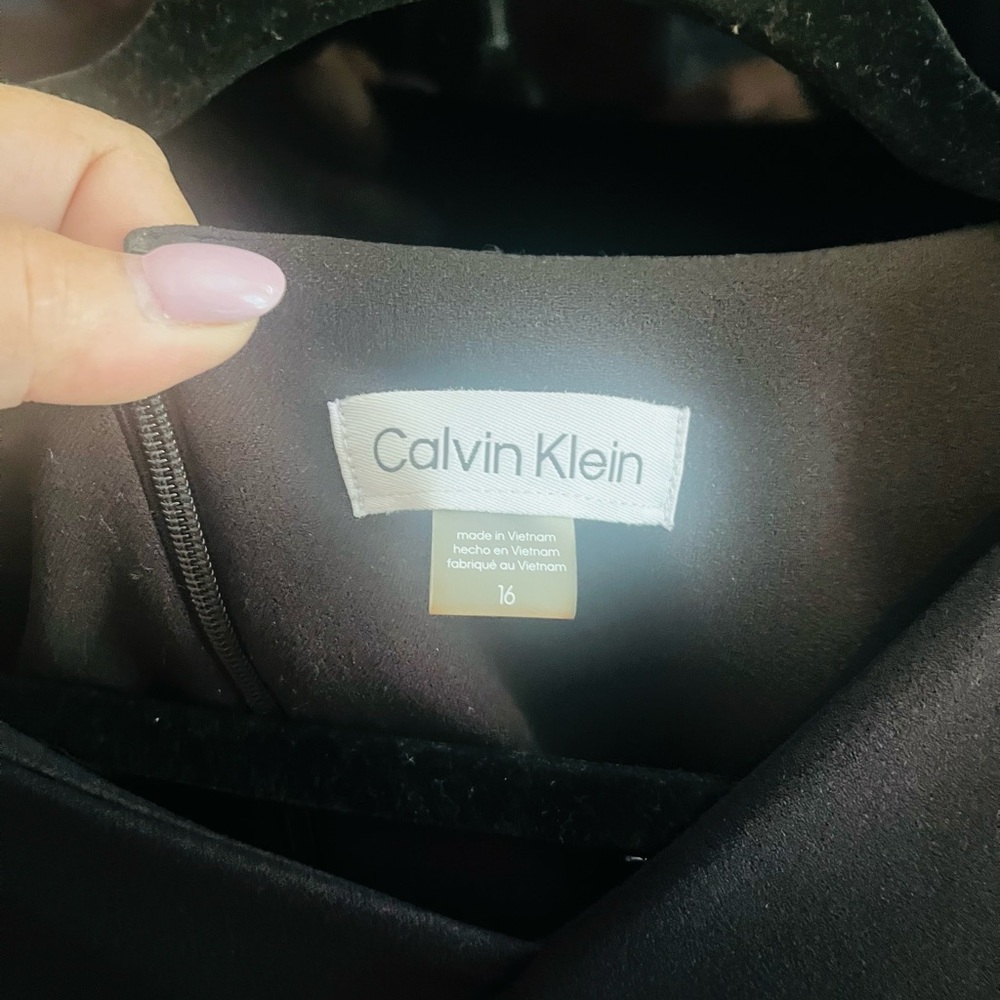 Calvin Klein Elegant Black Garment